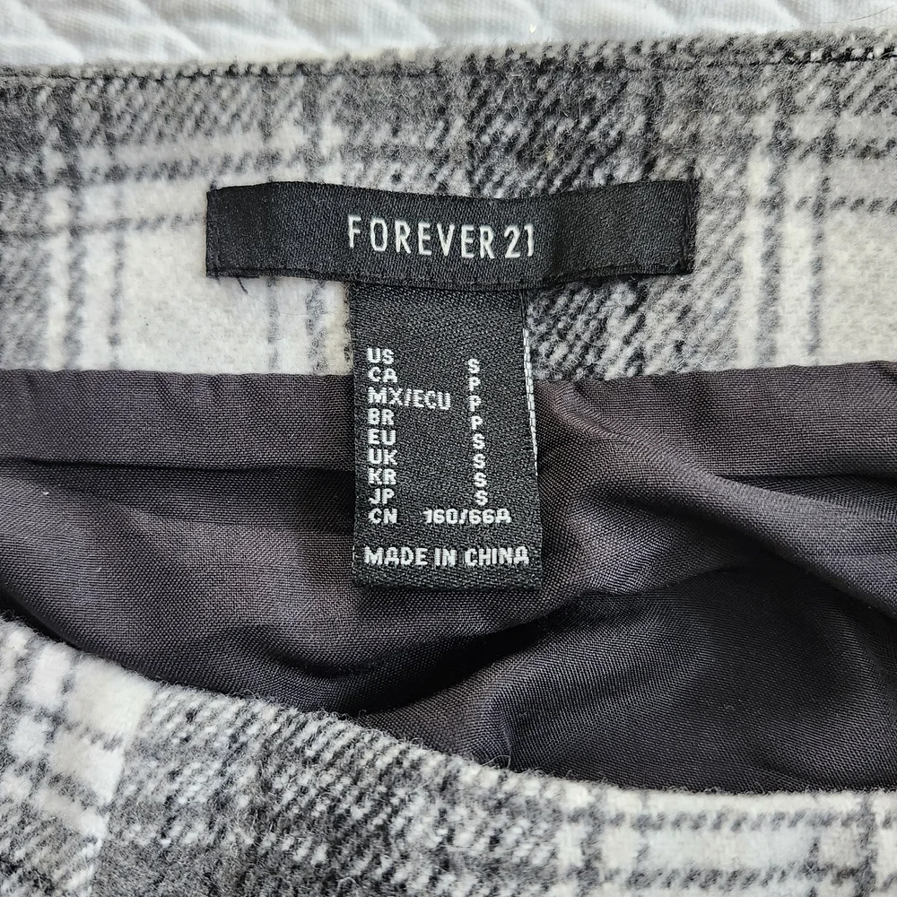 Forever 21 Black and White Plaid Mini Skirt - Picture 4 of 4